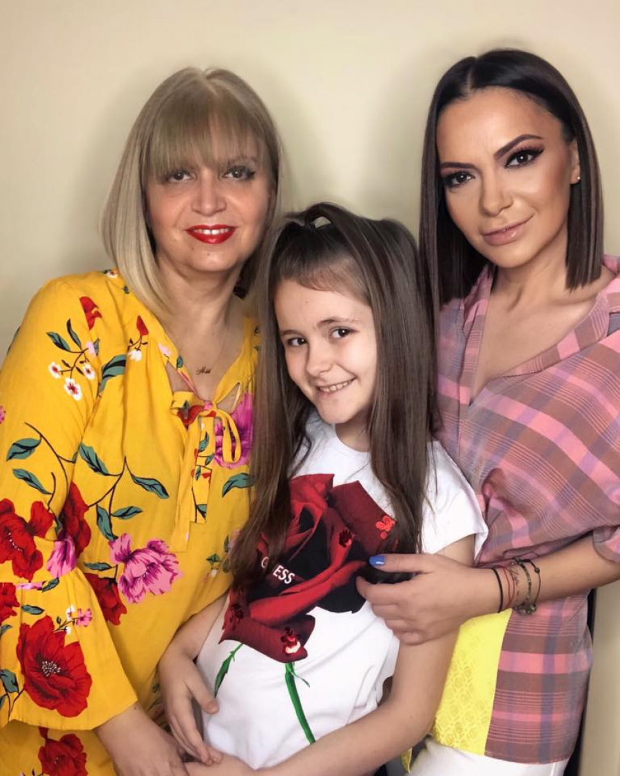 Ce spune Andreea Antonescu despre căsătoria mamei sale: „Îi urez noroc și fericire”. Artista nu a fost prezentă la eveniment