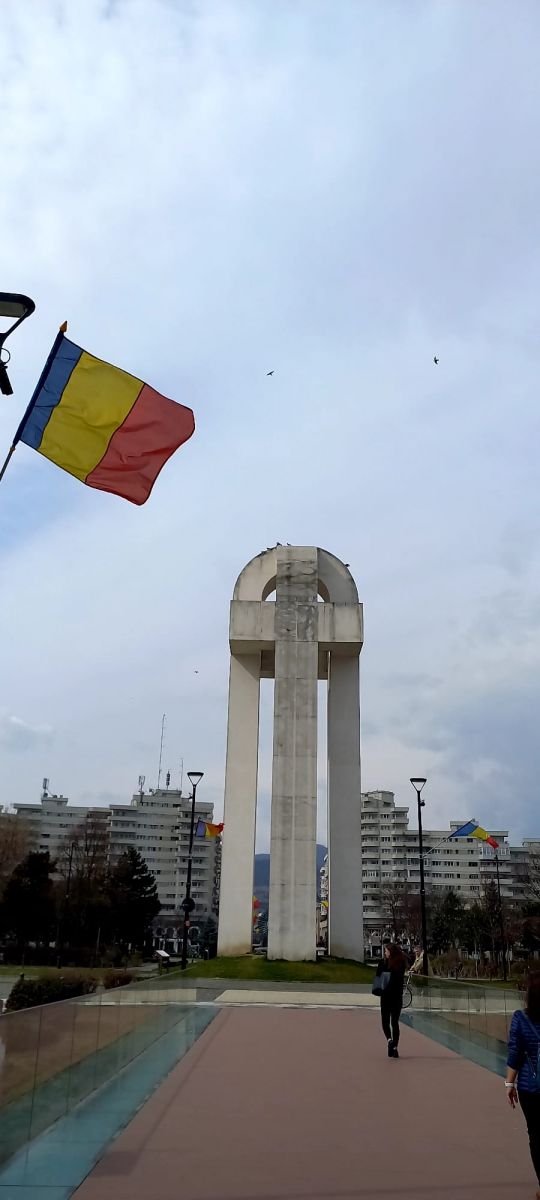 Mesaje şi desene obscene pe Monumentul Unirii din Alba Iulia