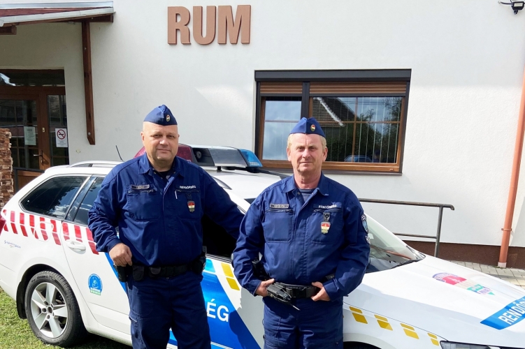 Óriási baj a szüreti fesztiválon! Egy magyar férfi lezuhant a tetőről: két hős rendőr küzdött az életéért