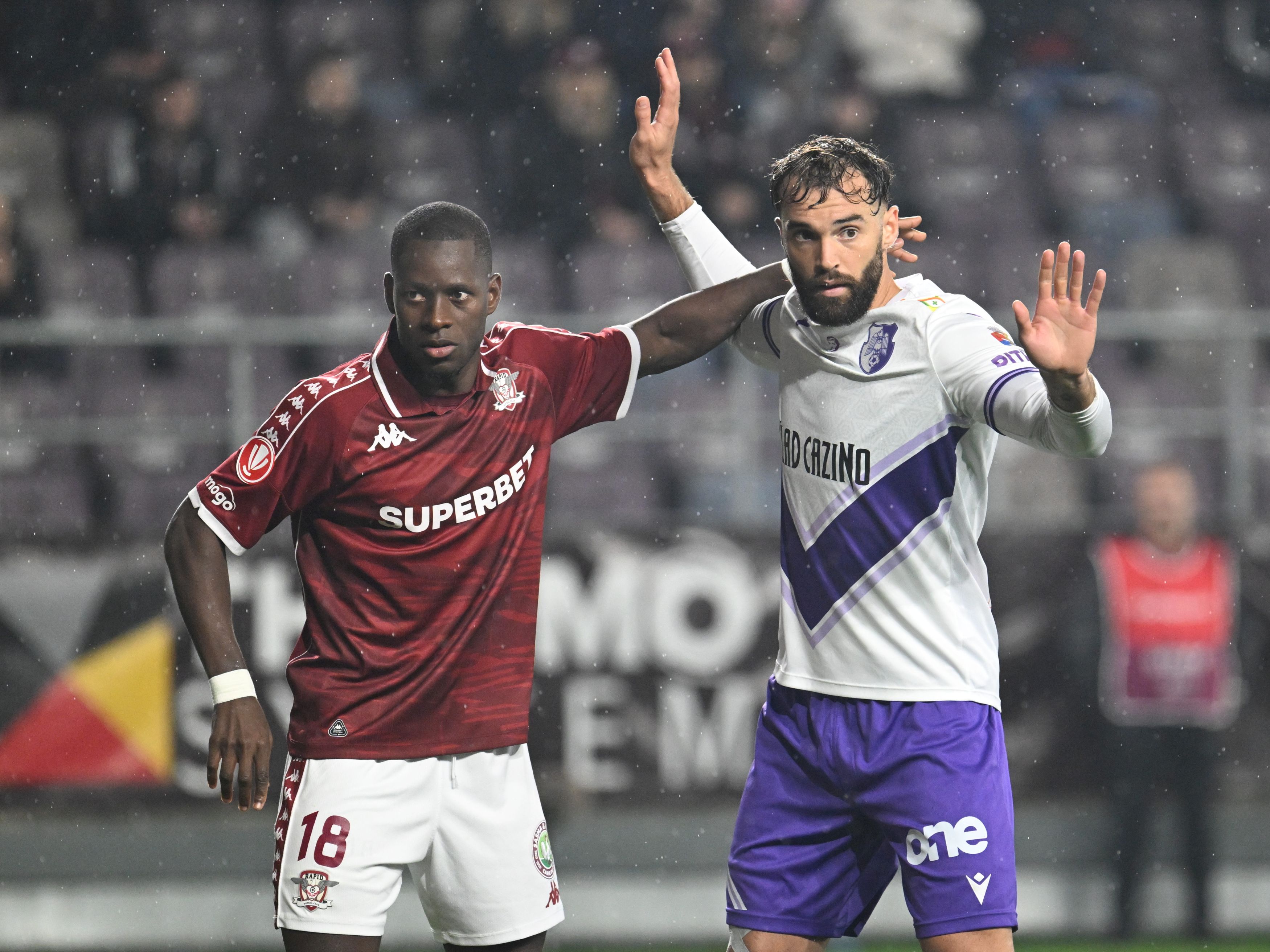 Rober Sierra, mijlocașul spaniol de la FC Argeș: „Ce miracol, suntem buni! Messi e fotbalul! Vreau de la peștișorul fermecat mult calm. Acasă eram pierdut prin munți!”