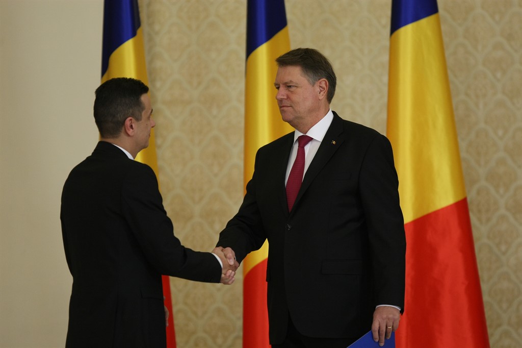 Cabinetul Grindeanu a depus jurământul; Iohannis, către Dragnea: Aflarăm de la televizor că sunteți singurul care cunoaște programul de guvernare: Învățați-i și pe ei! / GALERIE FOTO