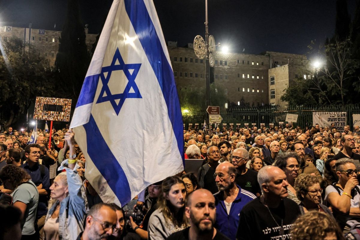 Familii ale victimelor sau ostaticilor Hamas pregătesc o tabără în fața Parlamentului israelian, unde vor să rămână 24 de ore din 24, în semn de protest