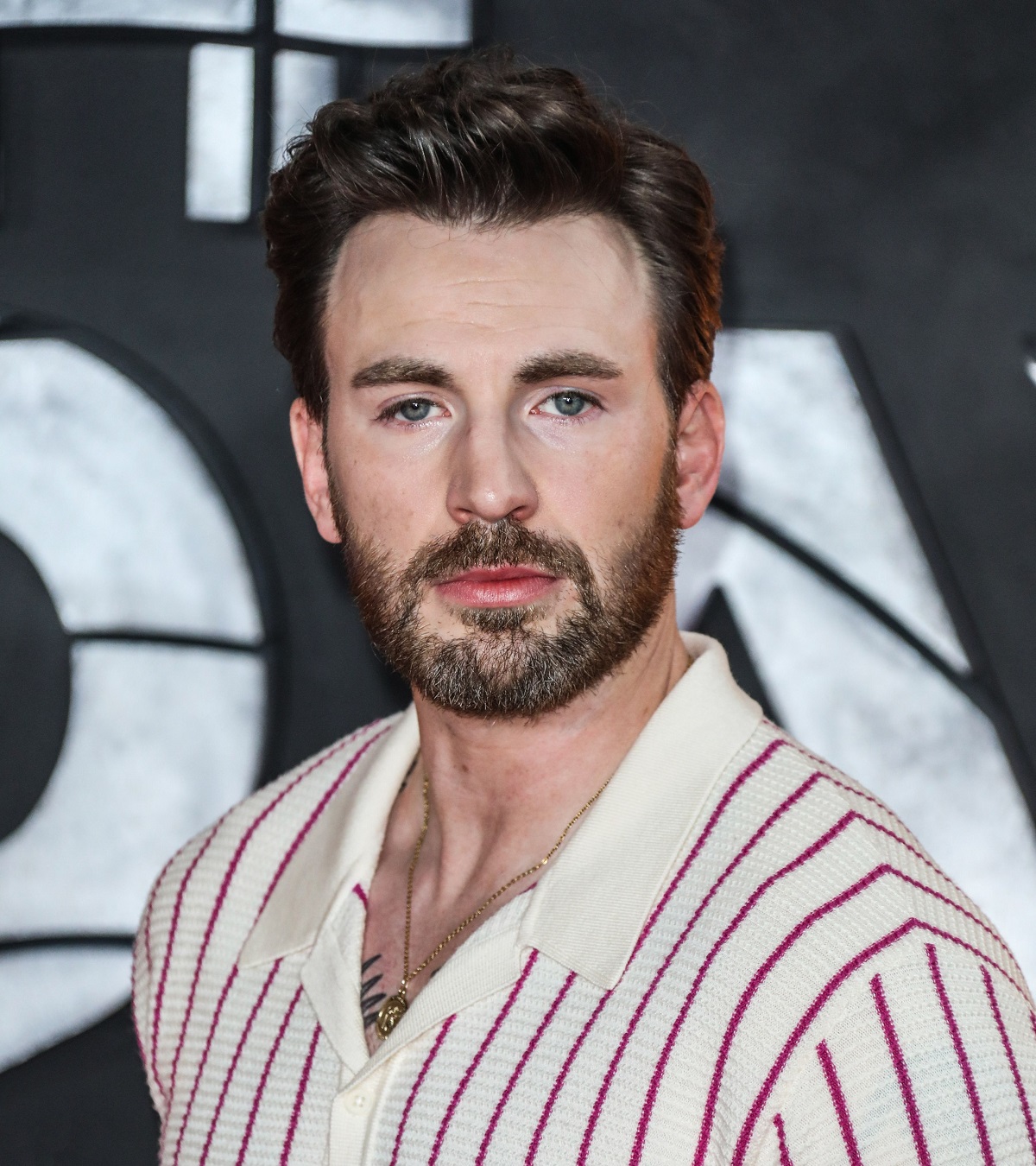 Chris Evans, desemnat „cel mai sexy bărbat în viață” de revista People. Actorul are 41 de ani, e necăsătorit și joacă rolul lui „Captain America”