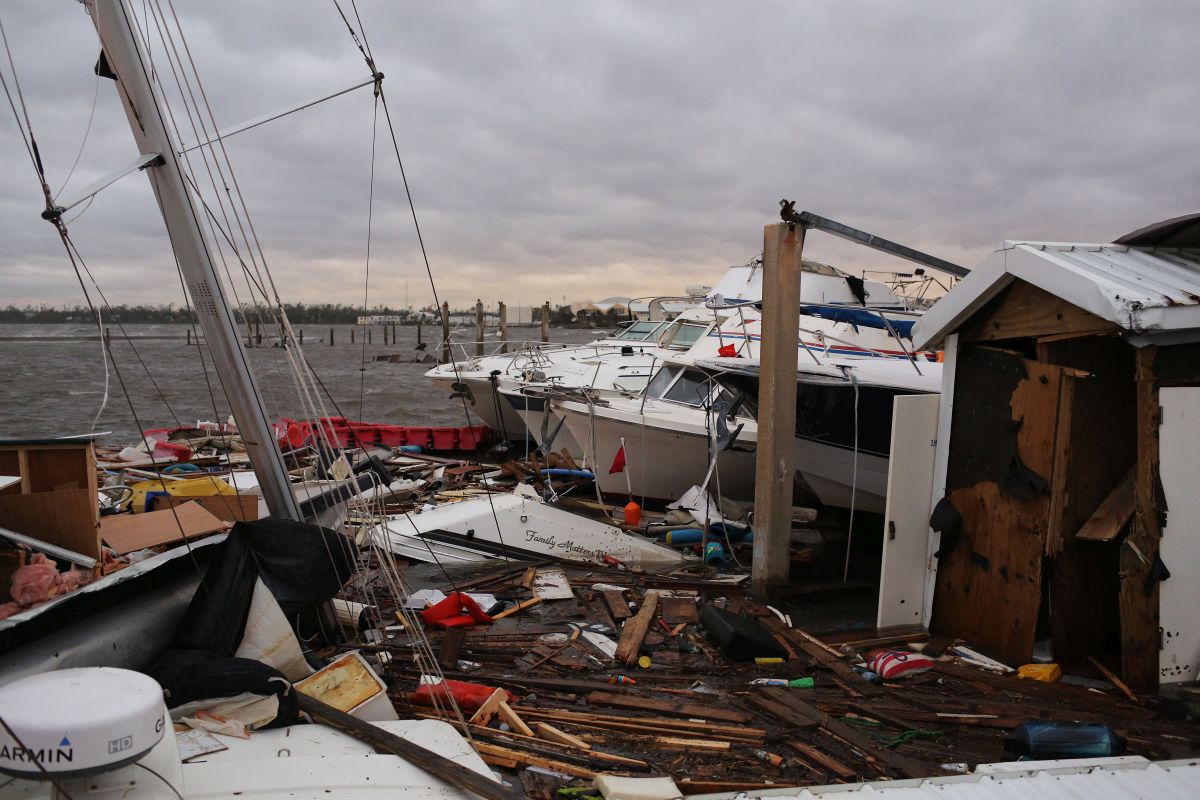 GALERIE FOTO| Uraganul Michael a lovit Florida. Cel puțin o persoană și-a pierdut viața și mai multe orașe au fost devastate