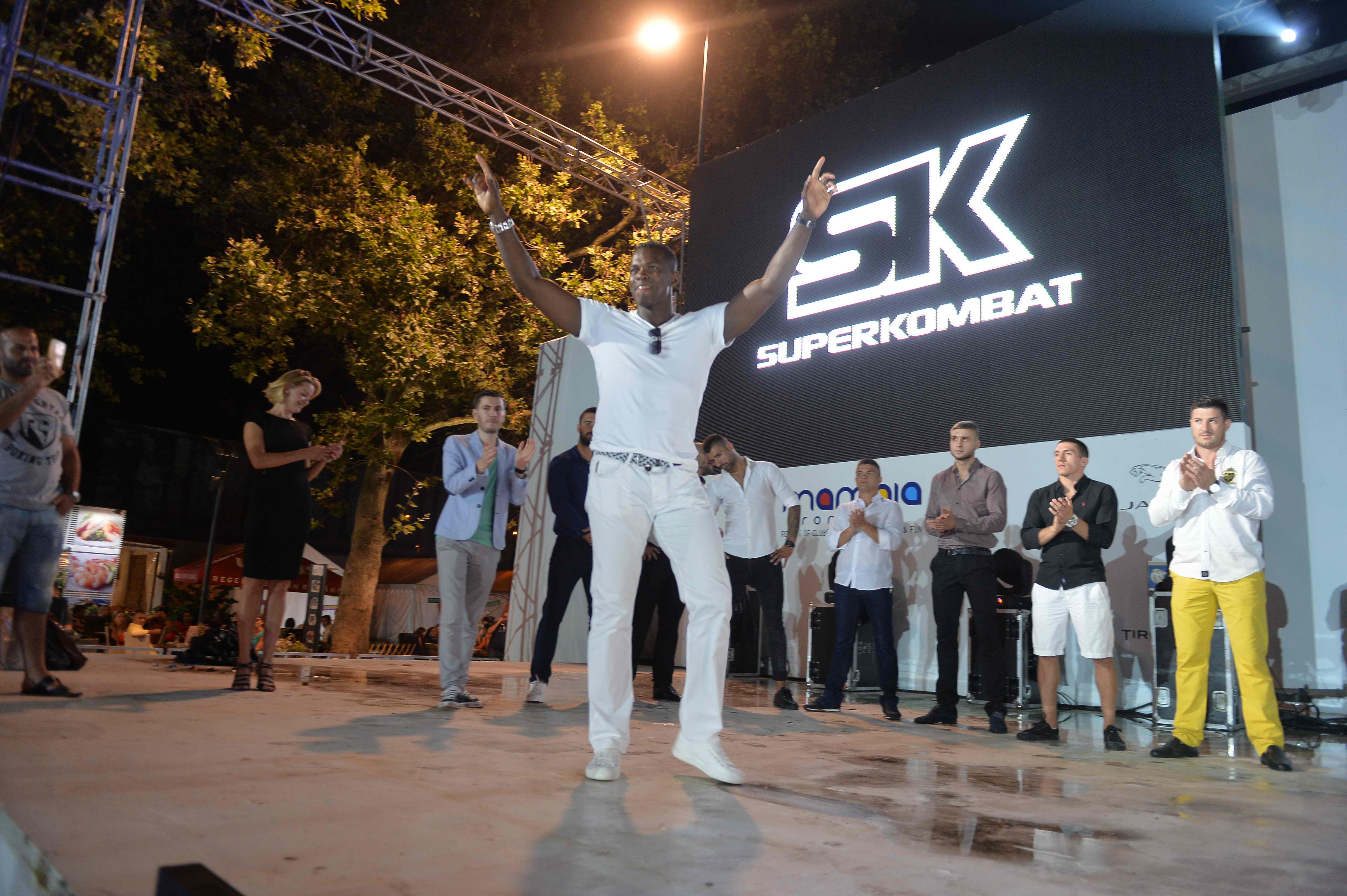 Luptătorii de la Superkombat Mamaia au trecut cu bine de proba cântarului / GALERIE FOTO