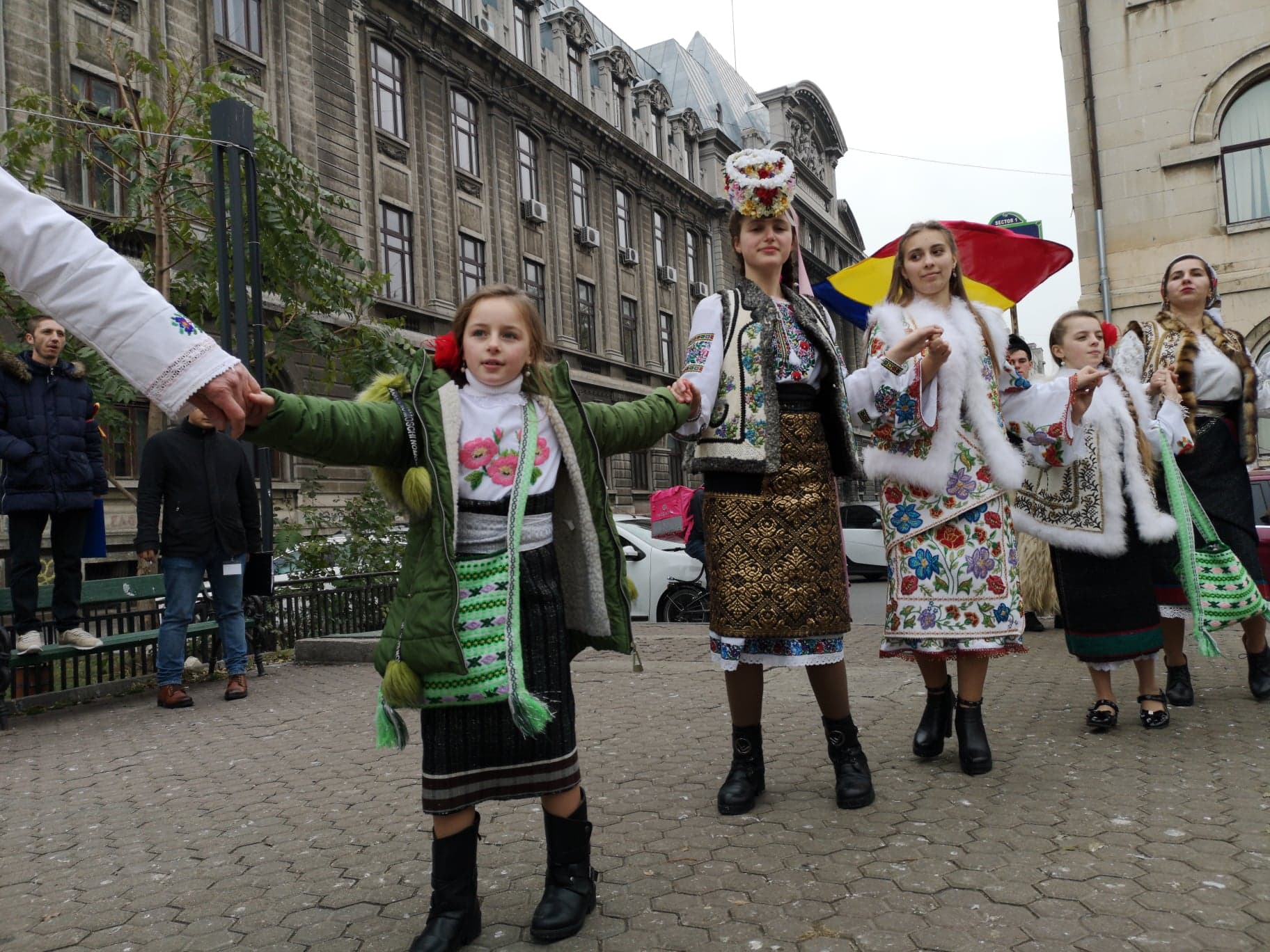 FOTO & VIDEO / Festivalul Bucovinei are loc, până duminică, în centrul Capitalei