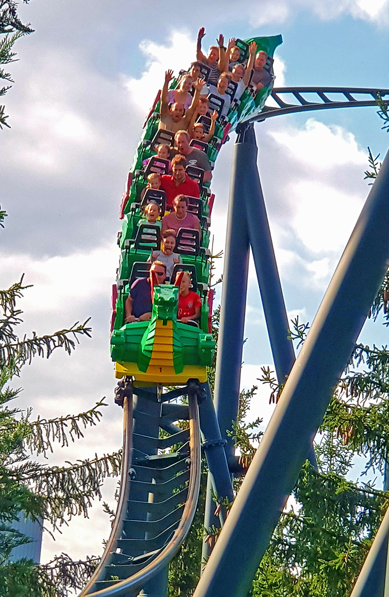 Cât te costă să-ți duci copilul la Legoland și la Castelul Frumoasei Adormite din lumea Disney?
