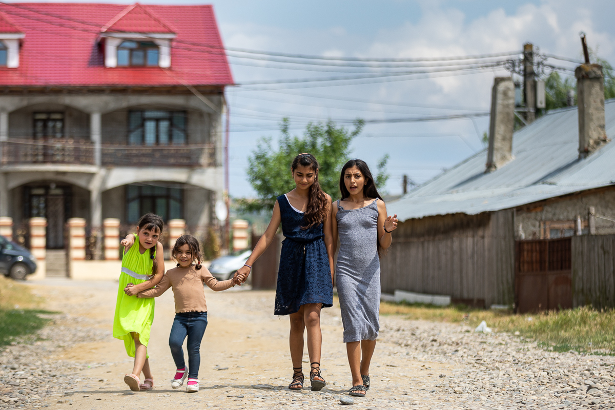 În Murgeni, jandarmii vin şi pleacă, bulibaşa rămâne. Statul român face paradă de forţă într-un oraş pe care l-a abandonat în toate celelalte privinţe