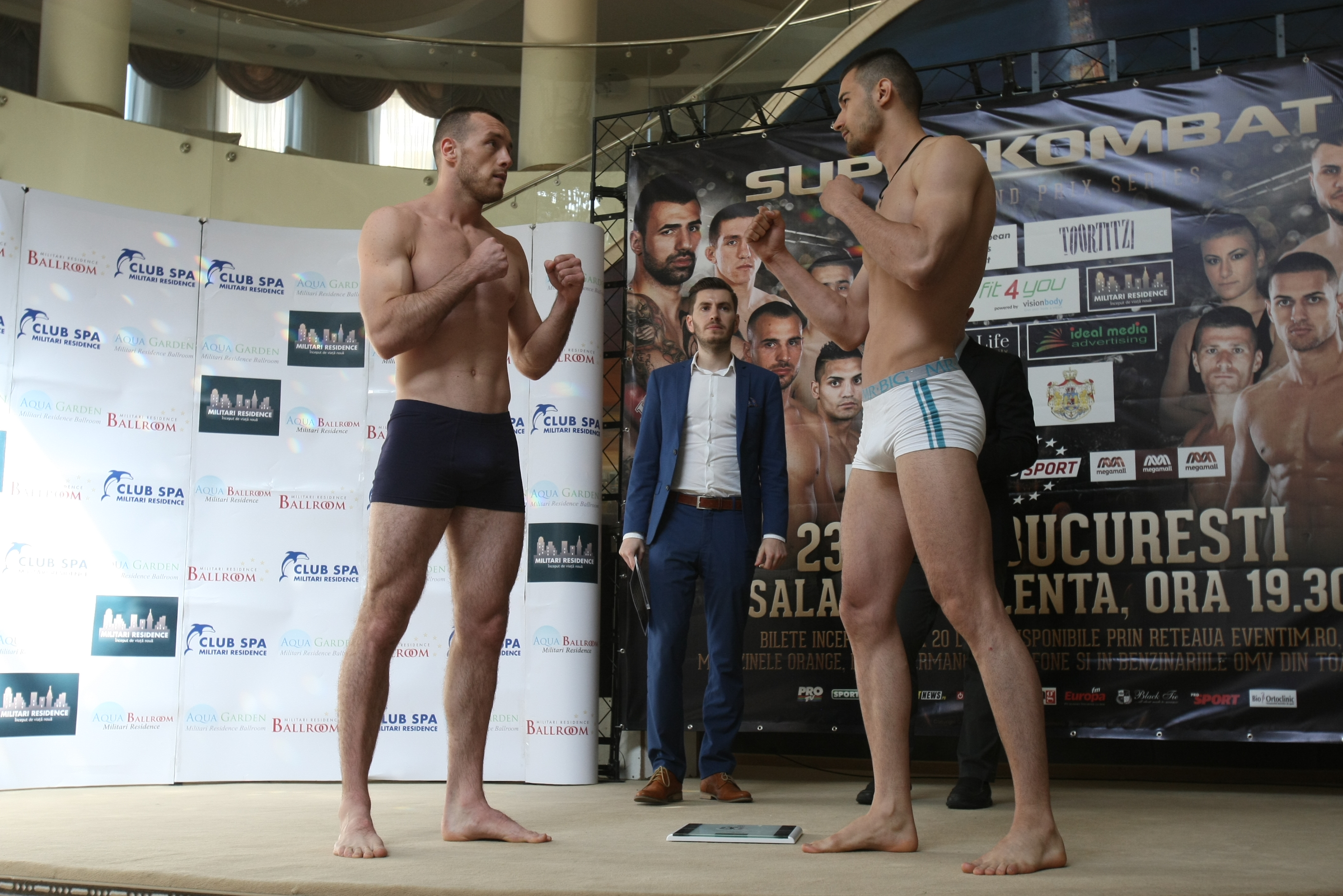 Luptătorii de la Superkombat București au trecut cu bine de proba cântarului oficial / GALERIE FOTO