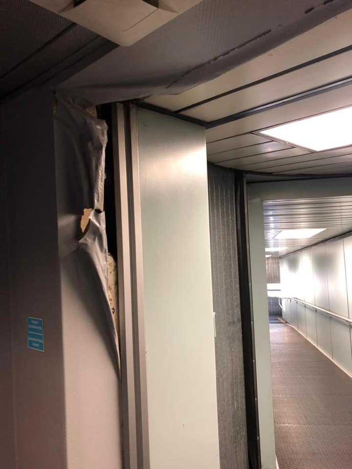 Dezastrul găsit de ministrul Transporturilor la Aeroportul Otopeni: „O mizerie de nedescris în toalete". Directorul aeroportului a fost demis