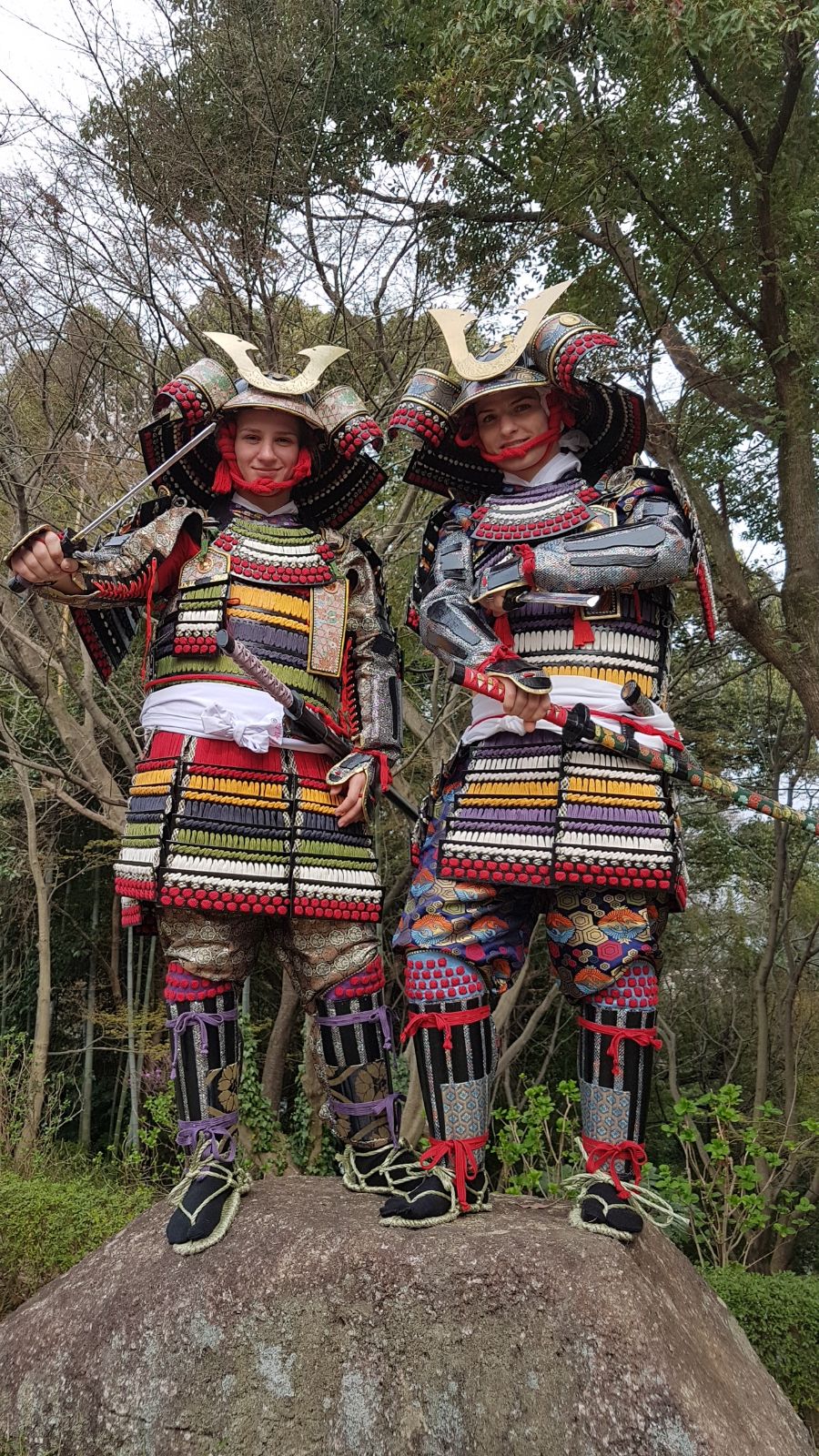 Luptătoarele din România s-au costumat în samurai la Cupa Mondială din Japonia | GALERIE FOTO