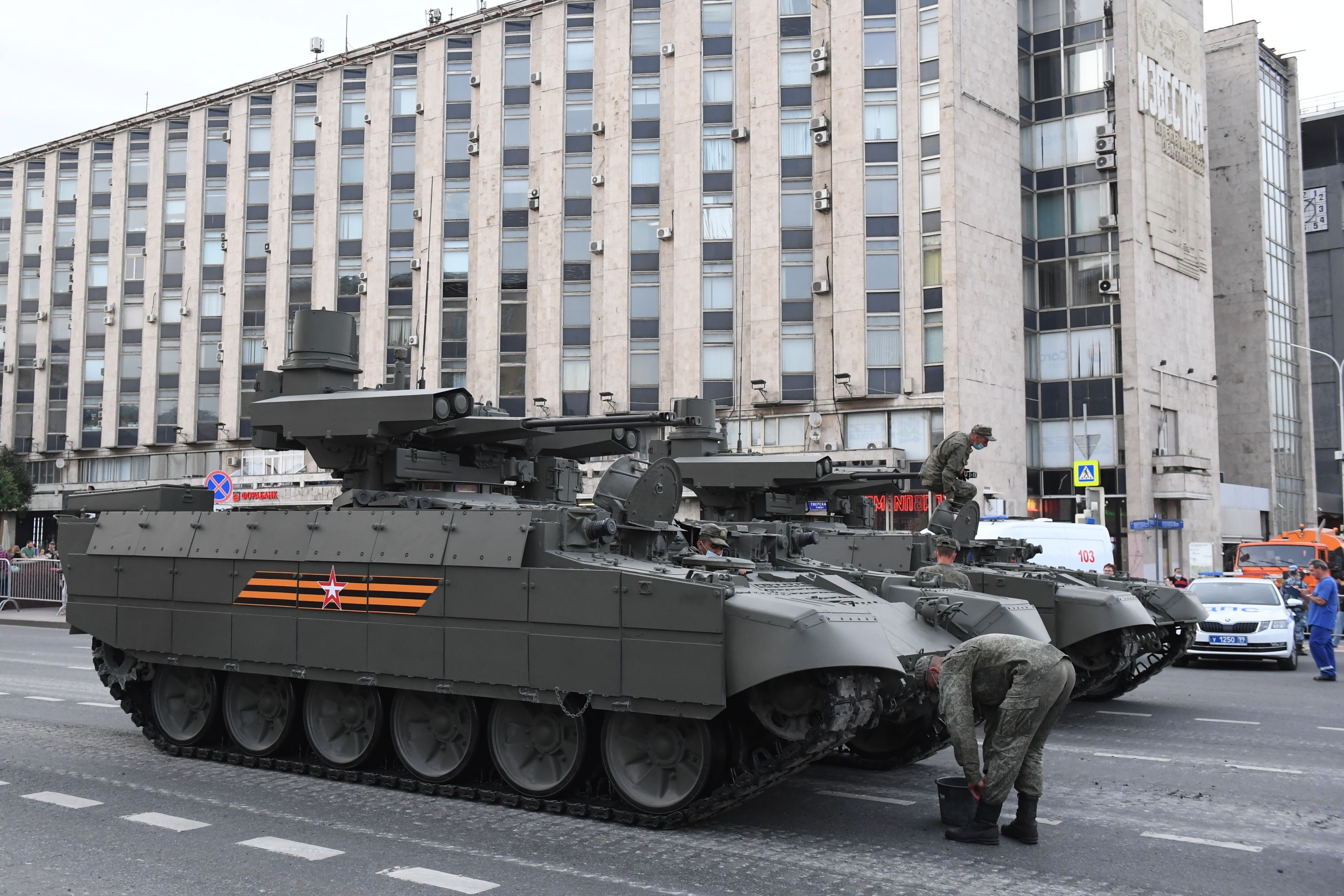 FOTO. „Terminator” rus va lupta în Donbas. Cum arată mașinăriile de luptă pe care Moscova e gata să le arunce în luptă contra Ucrainei