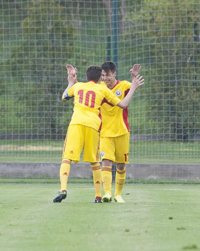 Academia Hagi analizează ratarea calificării la Euro 2015 / GALERIE FOTO