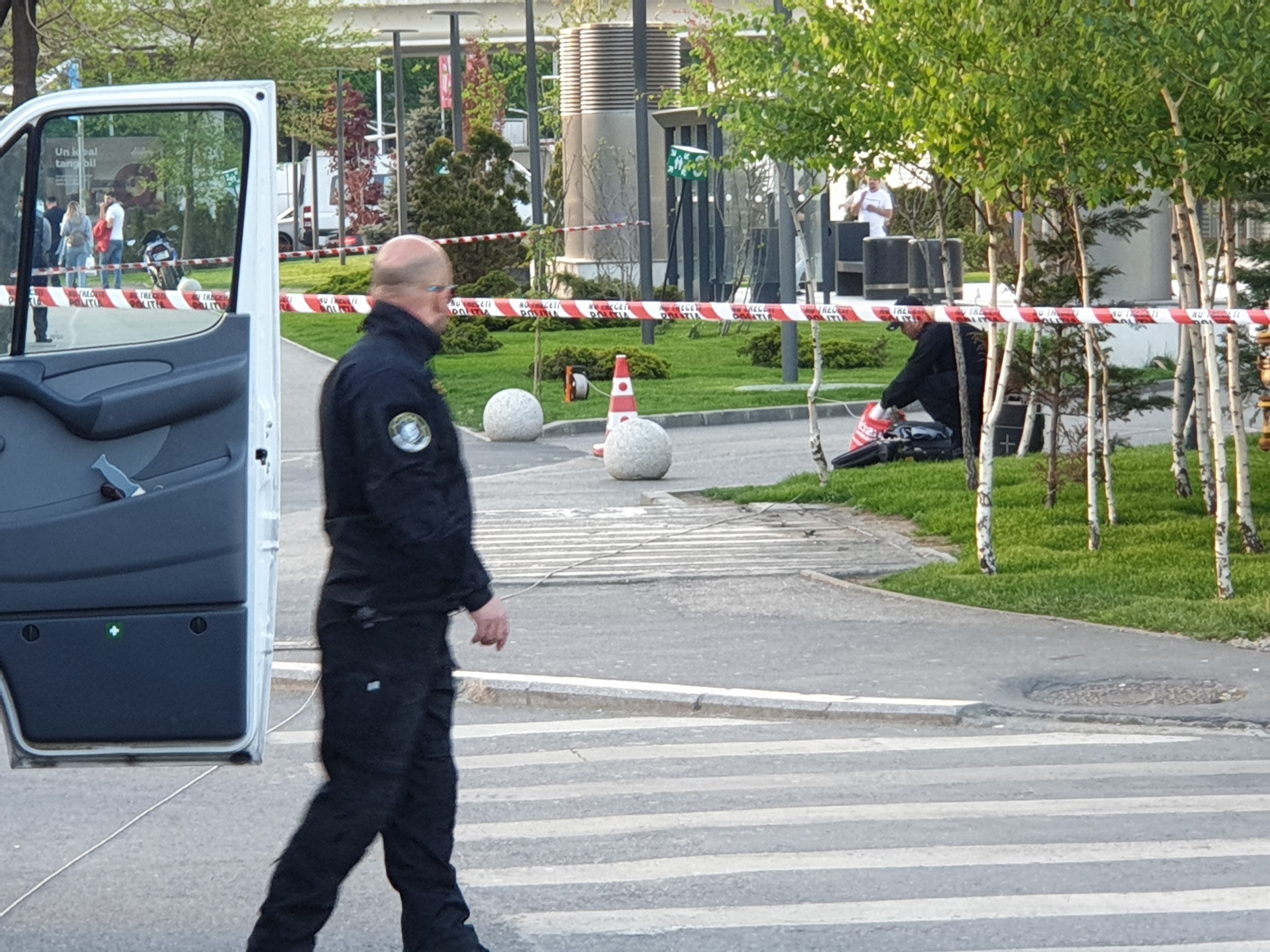 Operațiune a Poliției la Mall Promenada. Un bagaj uitat a stârnit panică |FOTO &VIDEO