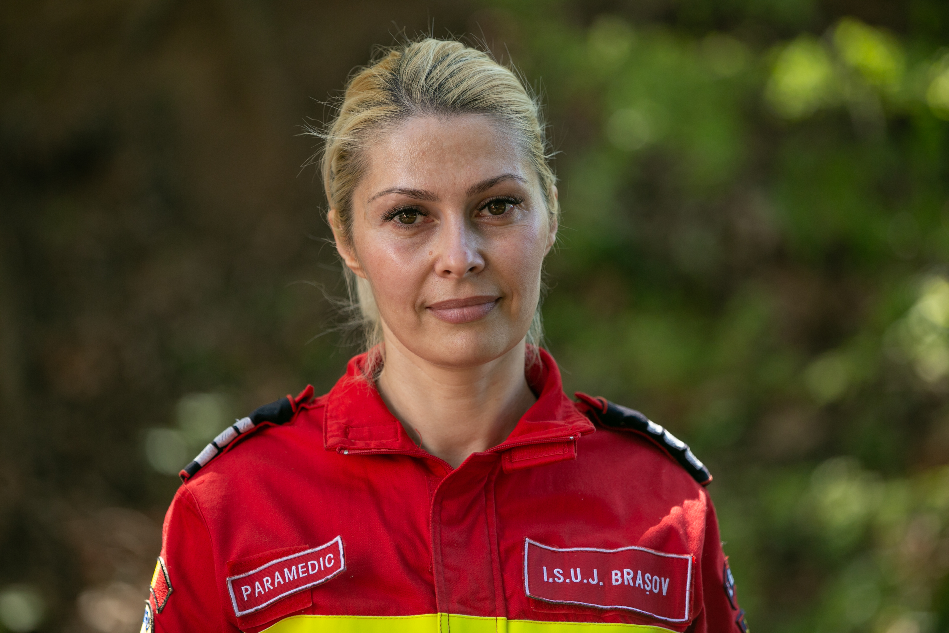 Făcându-i vizibili. Cum și-au petrecut ultimele trei luni oamenii care au ajutat societatea să funcționeze în pandemie: profesori, curieri, paramedici, poștași (I)