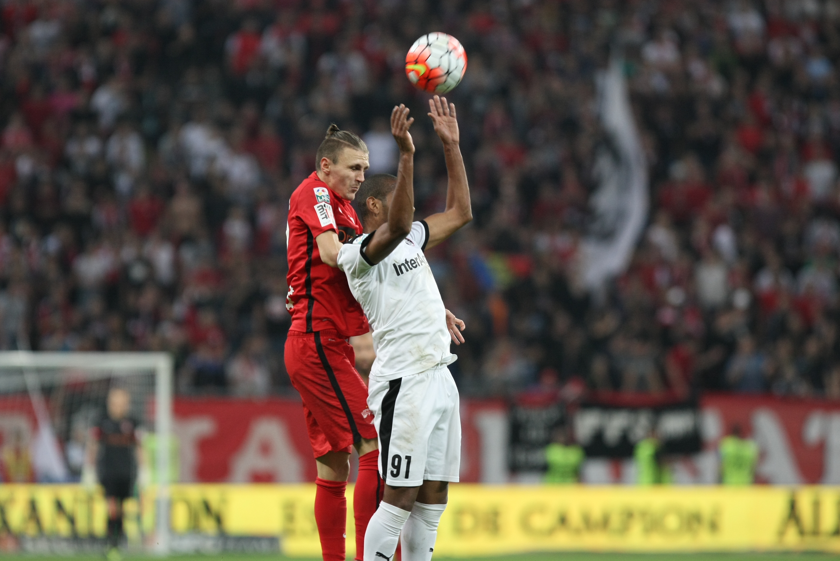 Liga I: Dinamo - Astra 0-1. În ziua în care ”roș-albii” și-au plâns idolul, Astra a plecat victorioasă de pe ”Național Arena”. ^A decis prin Filipe Teixeira / LIVE TEXT & GALERIE FOTO
