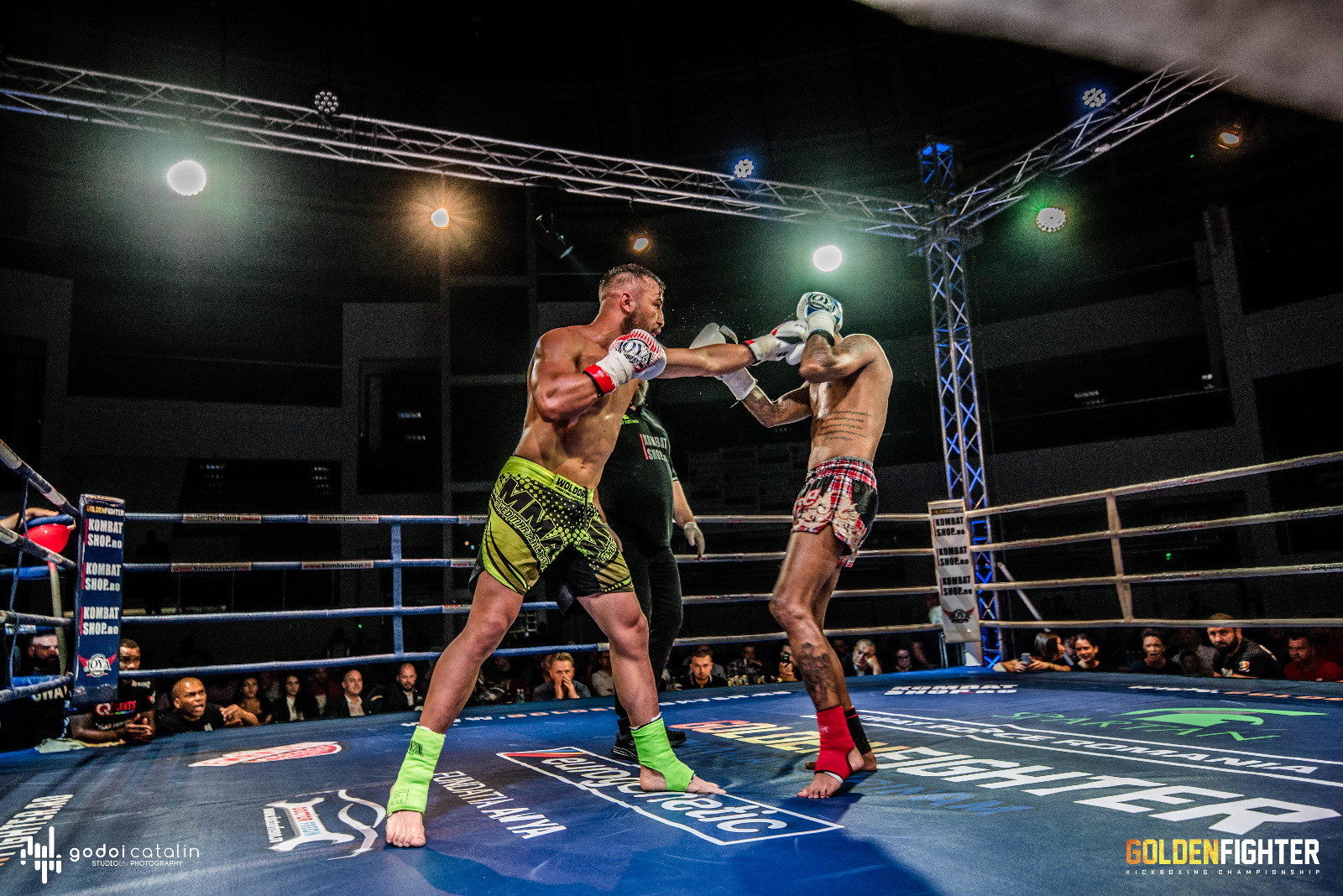 Meciuri spectaculoase la Golden Fighter Craiova. Centura intercontinentală WKU a fost câștigată de Adrian Mitu FOTO&VIDEO