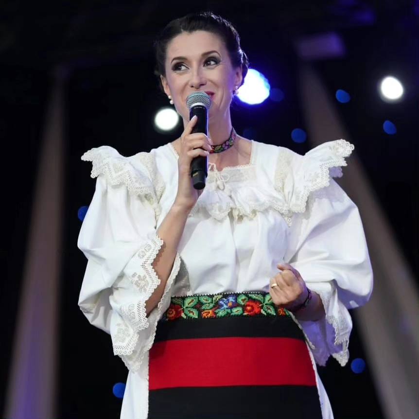 Iuliana Tudor a dezvăluit care este relația cu fiul ei adolescent. „Toți greșim, dar învățăm din greșeli și mergem mai departe”