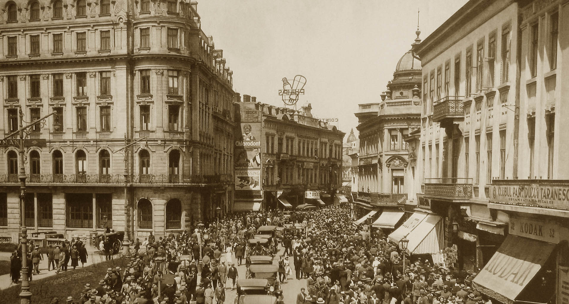 Povestea cafenelei Capșa, templul „cancanului și al farnientei” unde femeile nu îndrăzneau să intre. Curcanul „țintirom”, anulat de ciocolatele Frantz-Iosef Suveranul