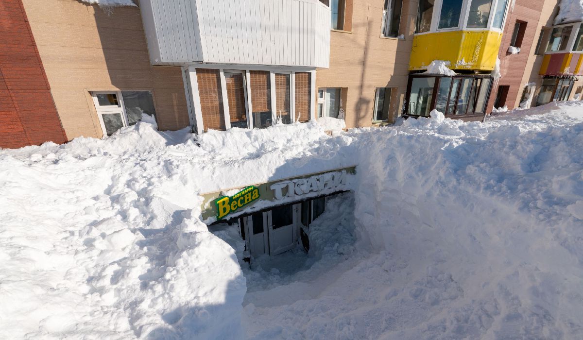 Imagini fascinante cu troienele din Kamceatka. Cum arată viața locuitorilor sub nămeți