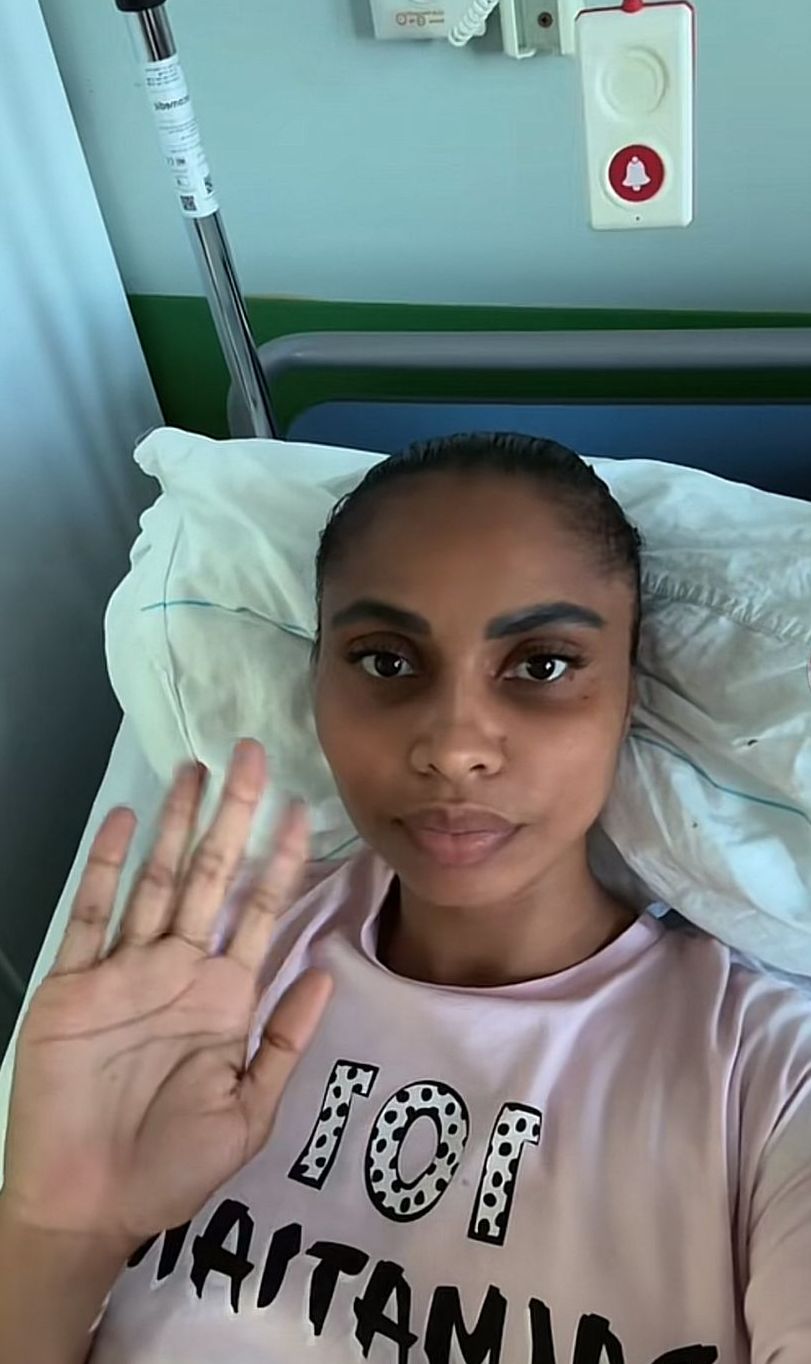 Laurette a ajuns din nou la spital după ce starea ei s-a agravat. „Am nevoie de rugăciunile voastre. Acest coșmar nu se mai termină”