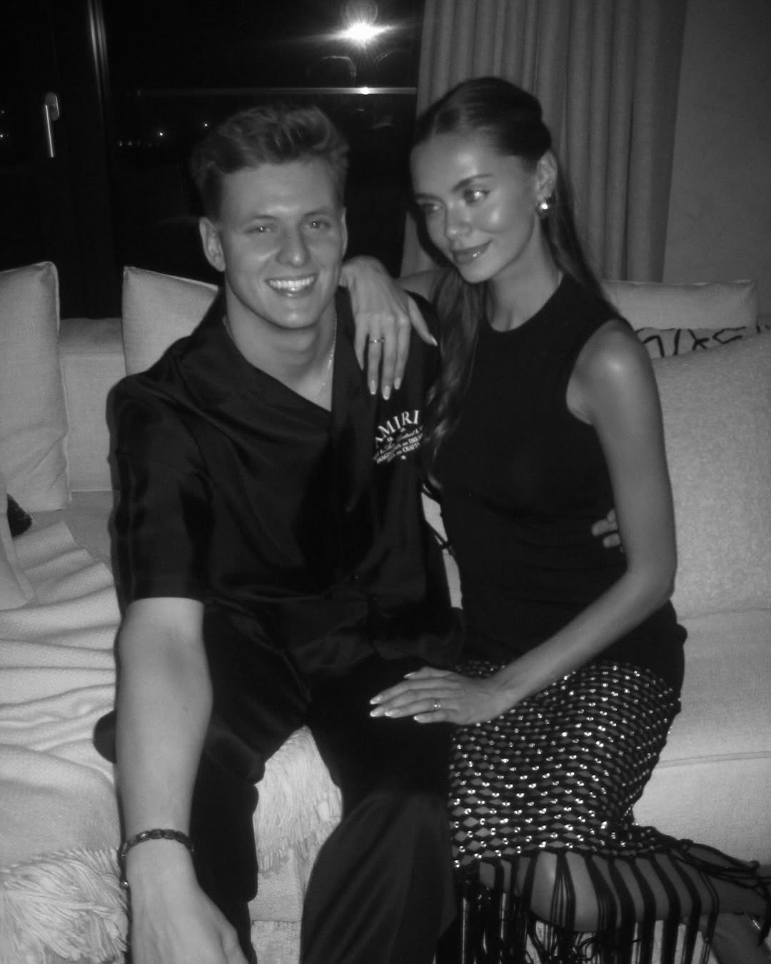 Cum a apărut pe Instagram tânăra care are voie să-l vadă oricând pe Michael Schumacher. Poza cu Laila Hasanovic a adunat sute de mii de like-uri