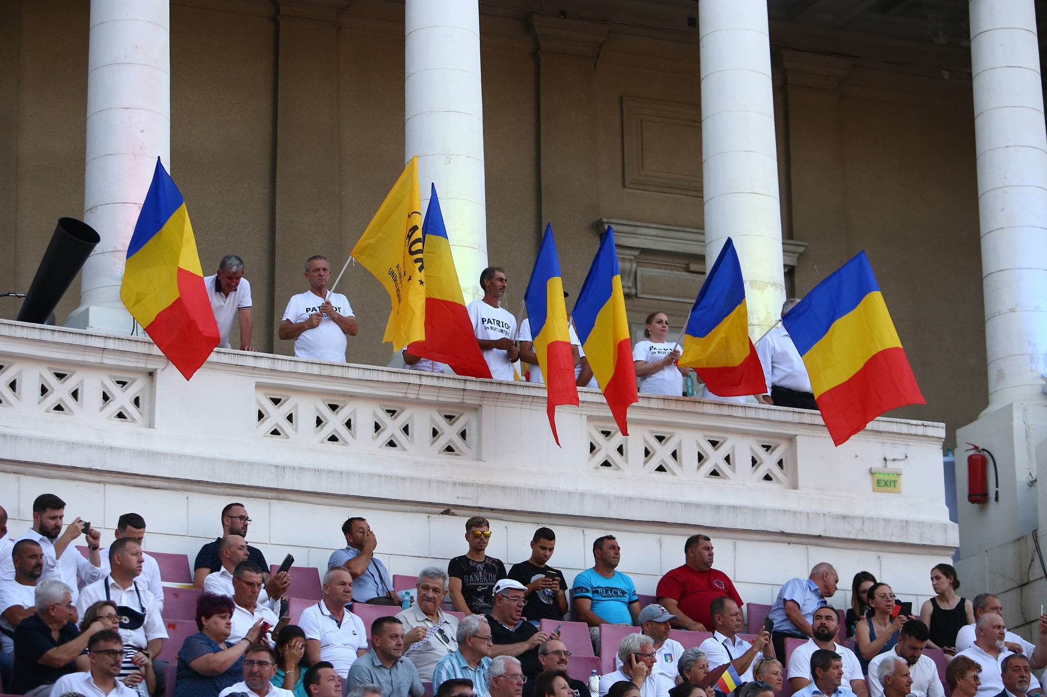 AUR și-a lansat candidații la europarlamentare în fața a mii de susținători. Simion: Dacă Viktor Orban își face temele, s-ar putea să-l vrem în proiectul nostru european