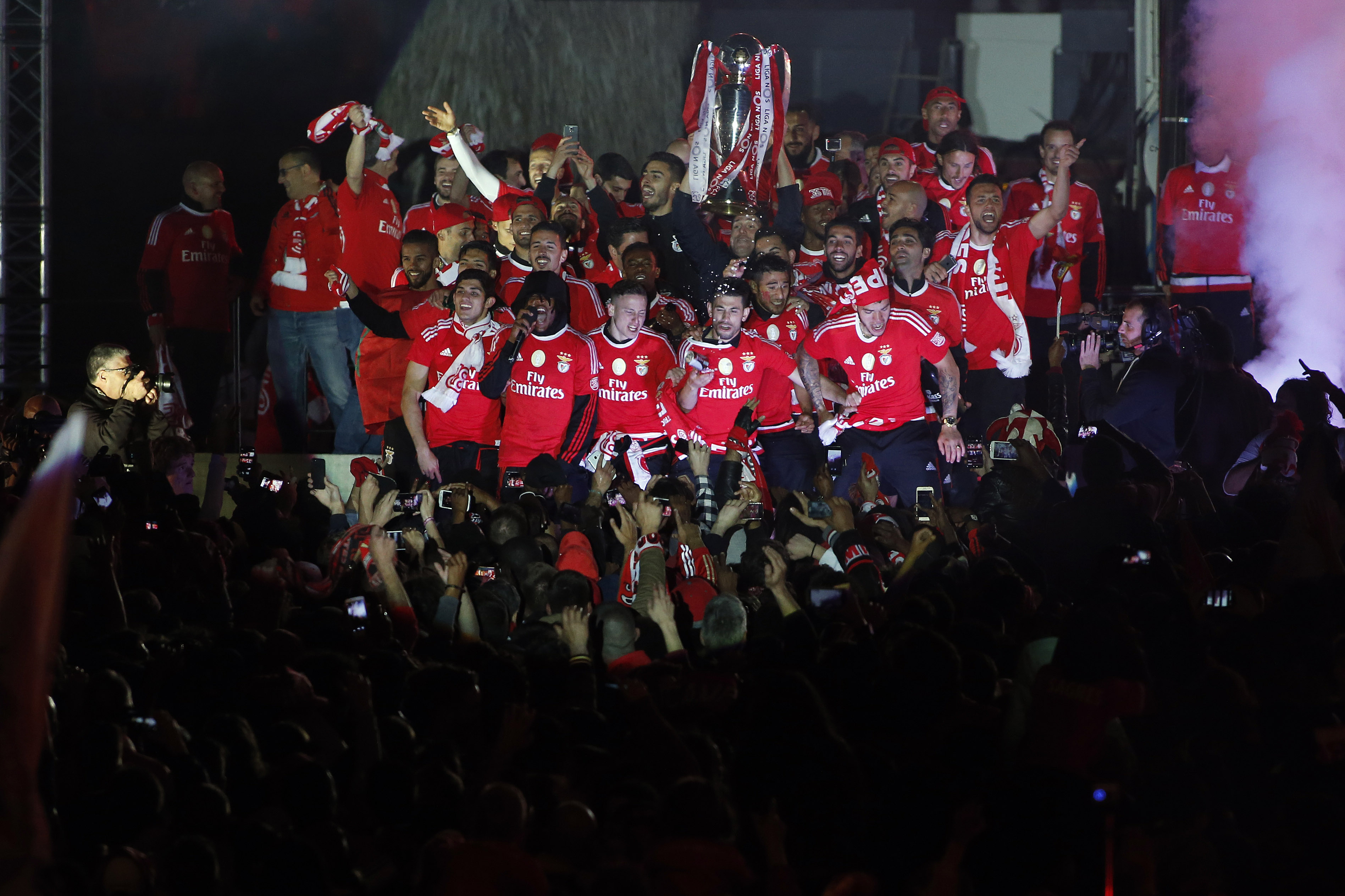 Benfica a cucerit al treilea titlu consecutiv în Portugalia şi al 35-lea din istoria clubului