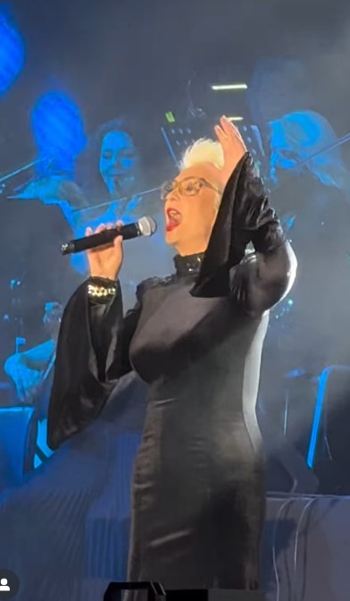Cum au apărut vedetele la Festivalul Mamaia 2025. Marina Voica a purtat tocuri la 88 de ani, iar Dida Drăgan a repetat în șosete