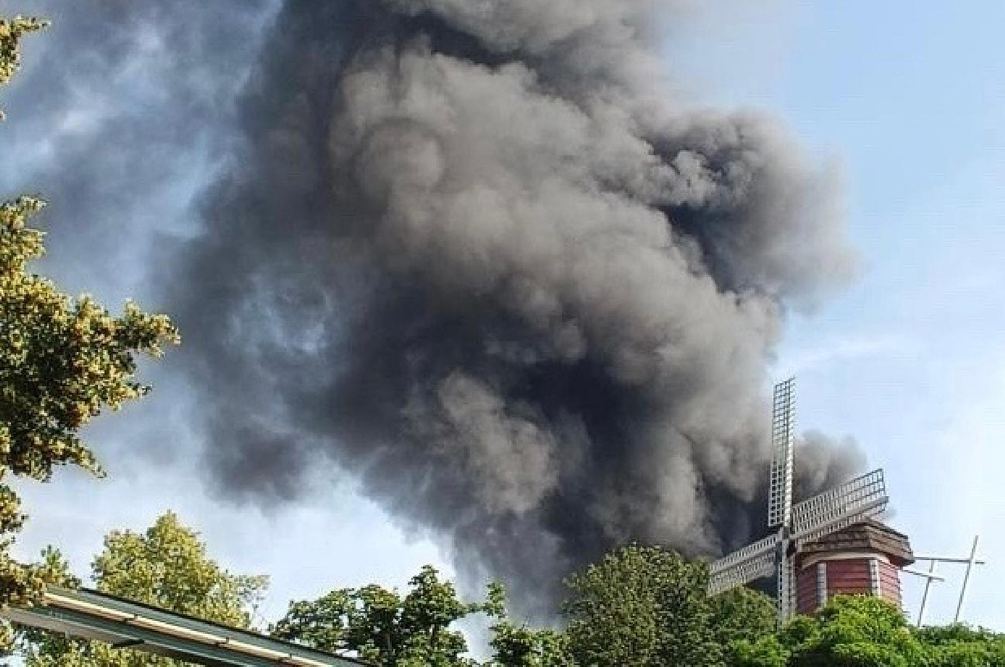 Incendiu uriaș în cel mai mare parc de distracții din Germania, Europa-Park. 25.000 de oameni au fost evacuați