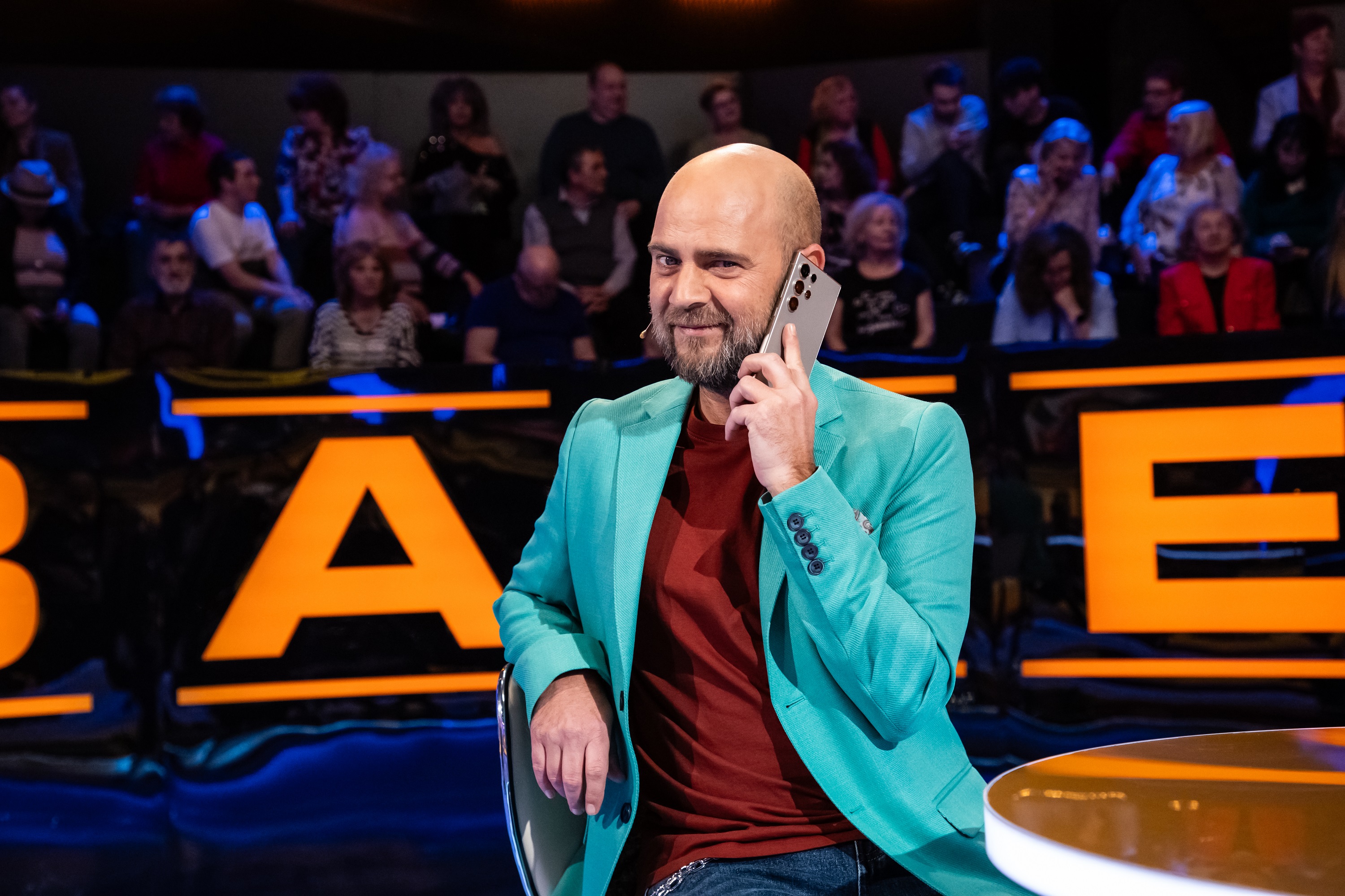Cosmin Seleși a ajuns de urgență la spital: „Medicii sunt încă rezervați”. PRO TV a oprit filmările emisiunii „Batem palma”