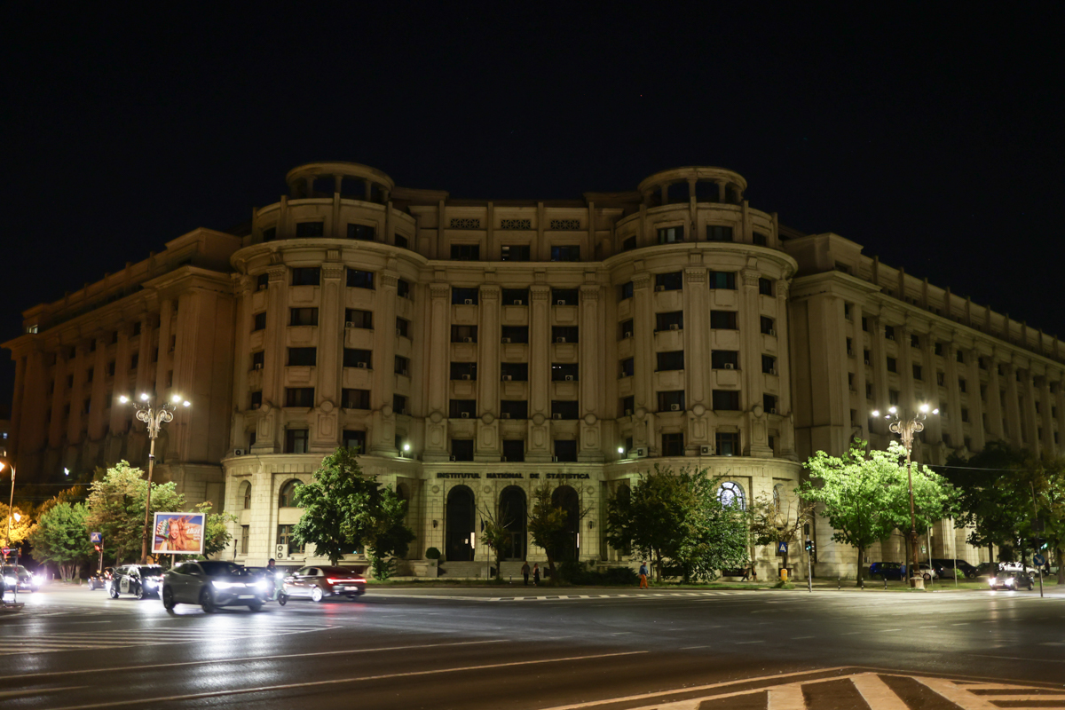 Am verificat cum economisesc energie instituțiile publice. Doar trei au stins luminile pe timpul nopții