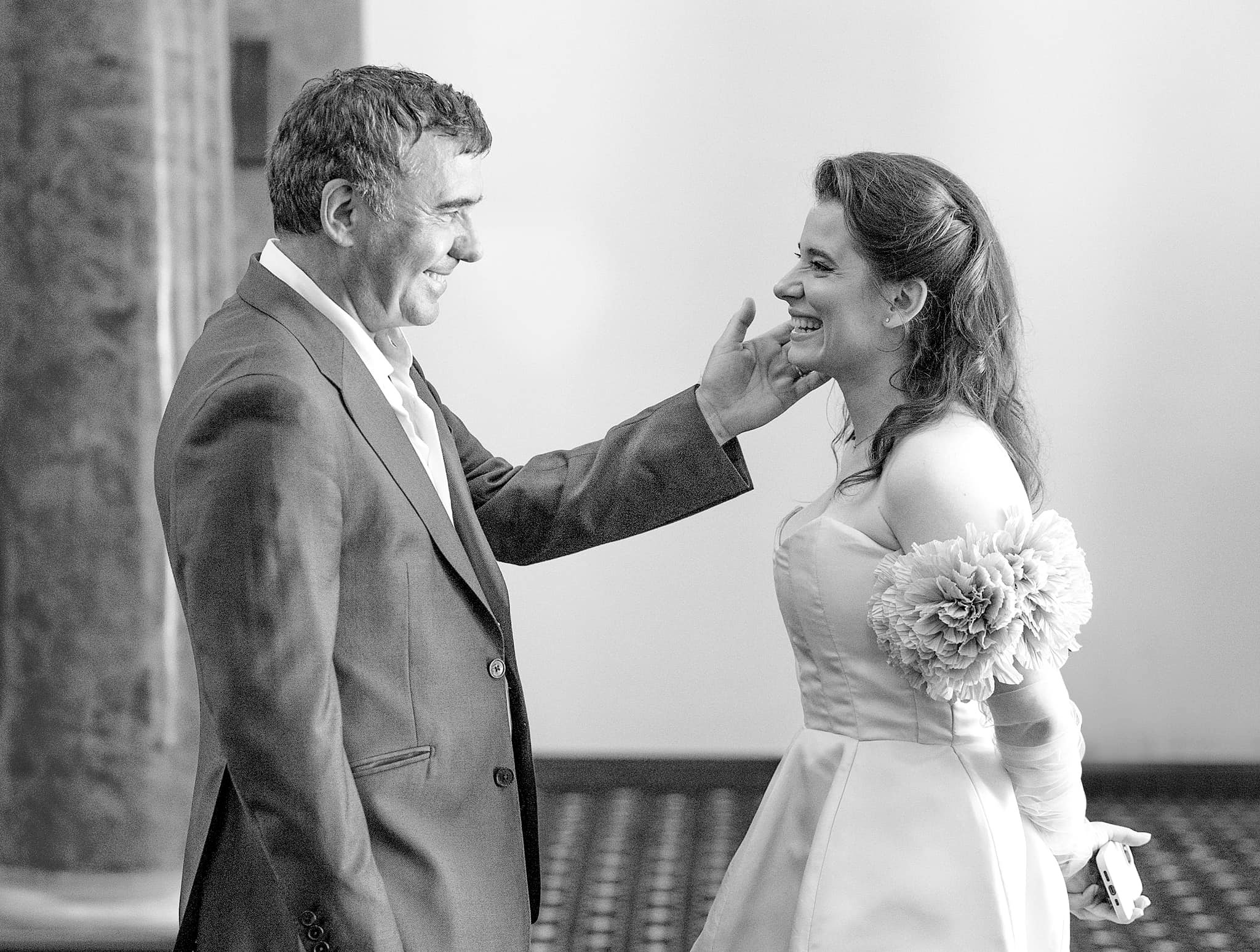 Kira Hagi se căsătorește astăzi cu Thomas Ferfelis. Sunt așteptați peste 1000 de invitați la nuntă