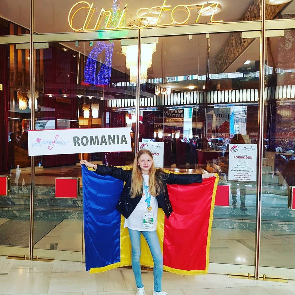 O fetiță din România, premiată la Festivalul San Remo Junior. A impresionat cu o melodie din repertoriul lui Charles Aznavour | FOTO & VIDEO