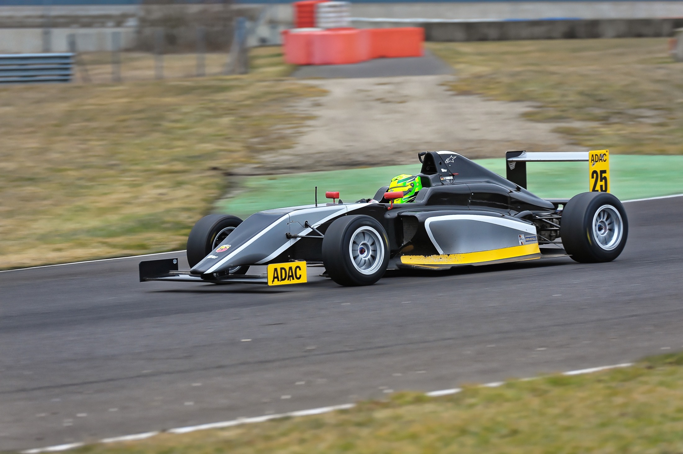 Mick, fiul lui Michael Schumacher, a ieșit în decor cu 160 km/h!