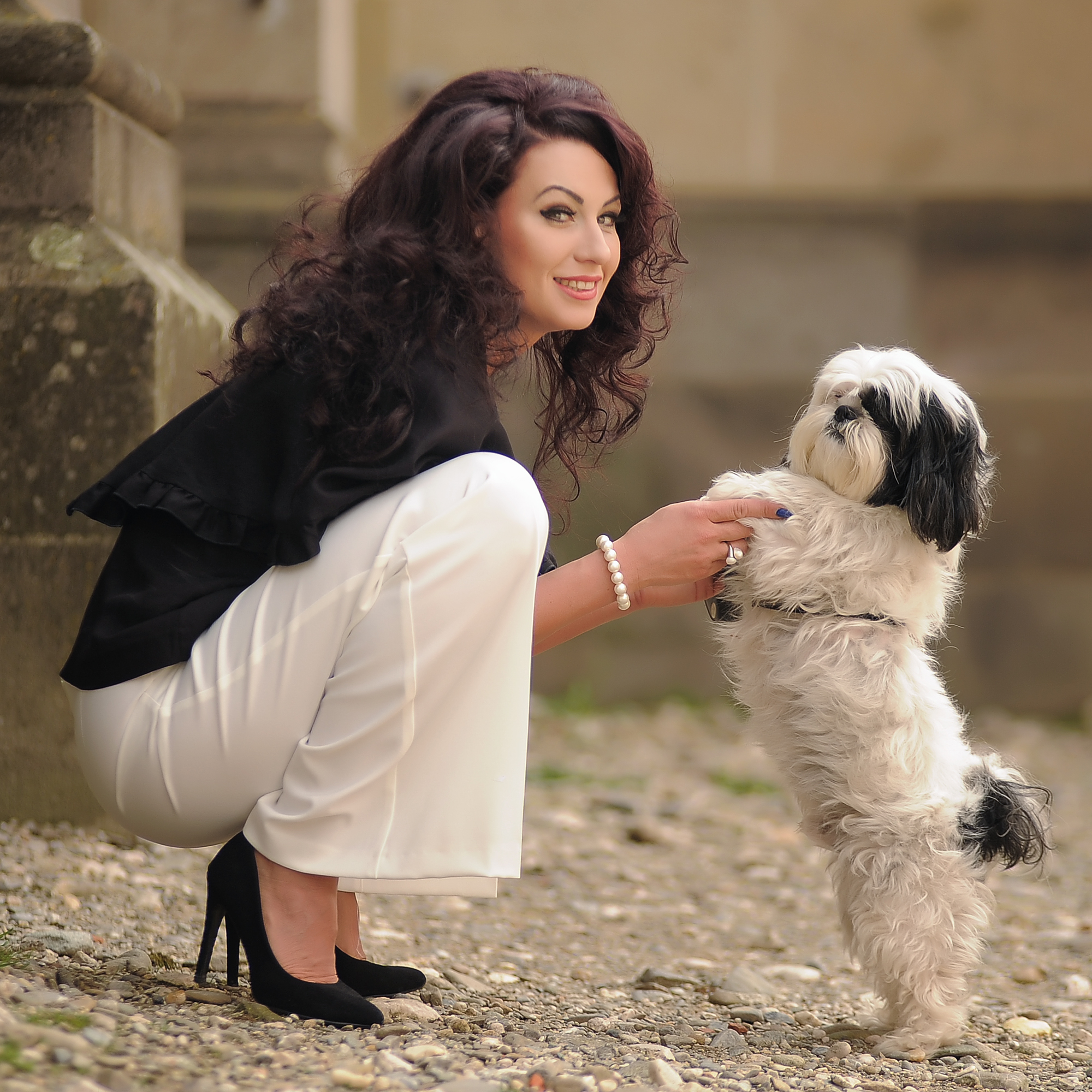 REPORTAJ/Un fost model Playboy salvează animale abandonate: „O poză cu mine dezbrăcată are sute de like-uri. Dacă postez un căţel, îmi dă like mama“/ FOTO
