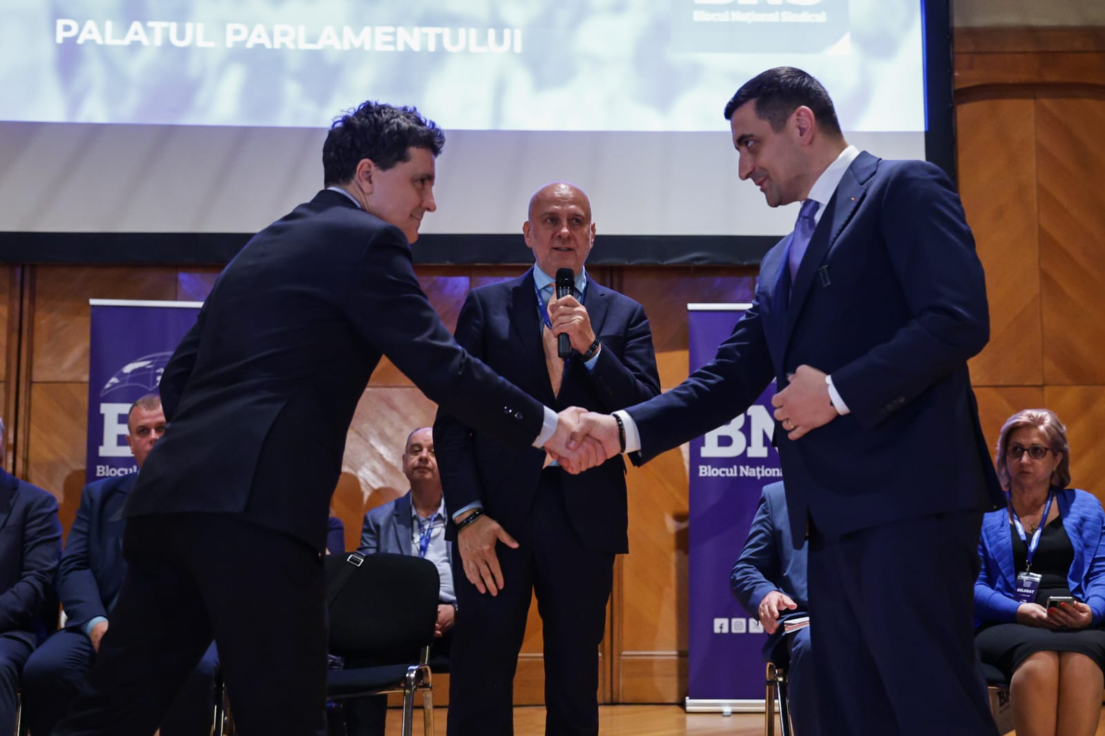 Nicușor Dan vs George Simion. Ce au spus la prima confruntare înaintea turului 2 al alegerilor prezidențiale, la Congresul BNS