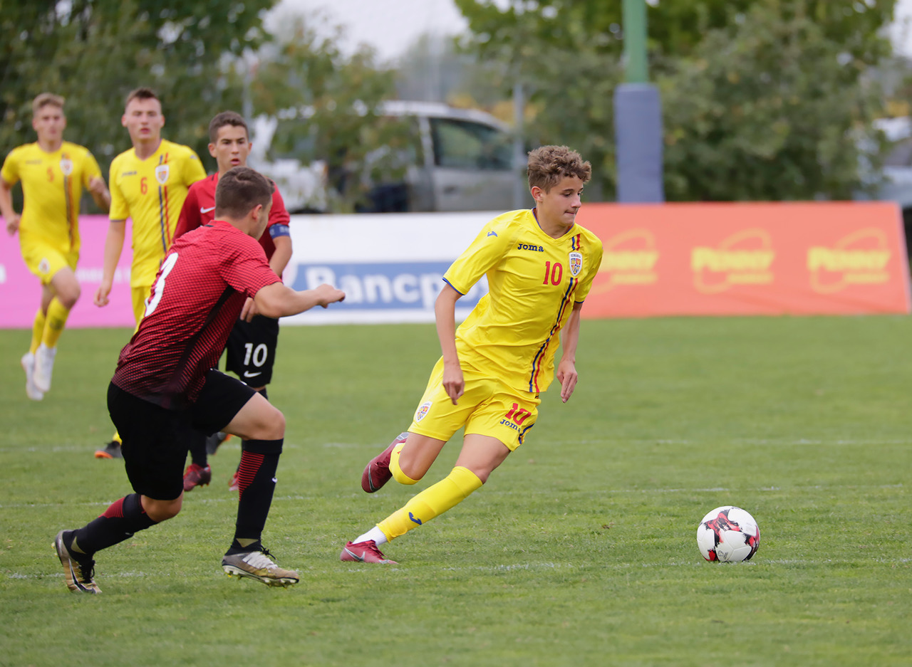 Cosmin Contra le-a făcut galerie juniorilor U16 în meciul cu Turcia: ”Suntem pe drumul cel bun”. Nicolas Popescu, decarul tricolorilor