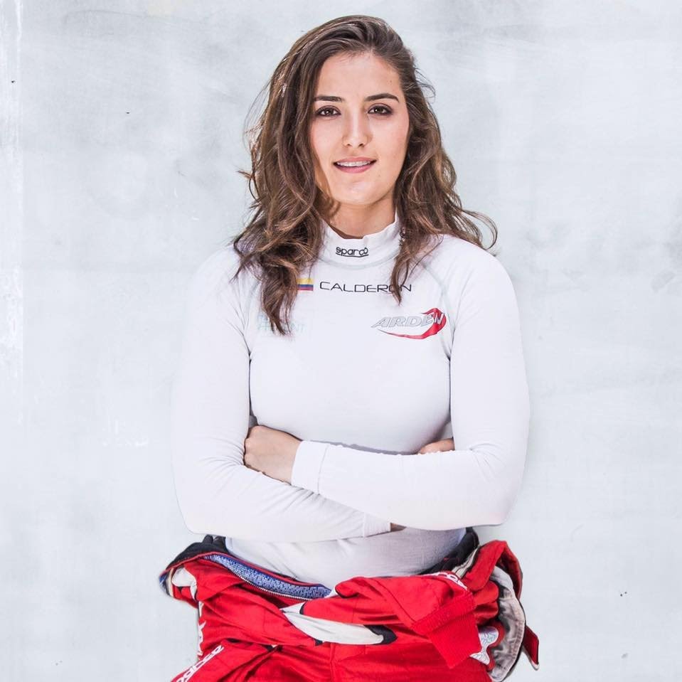 Prima femeie latino-americană la volanul unui monopost de Formula 1. E super-sexy | FOTO