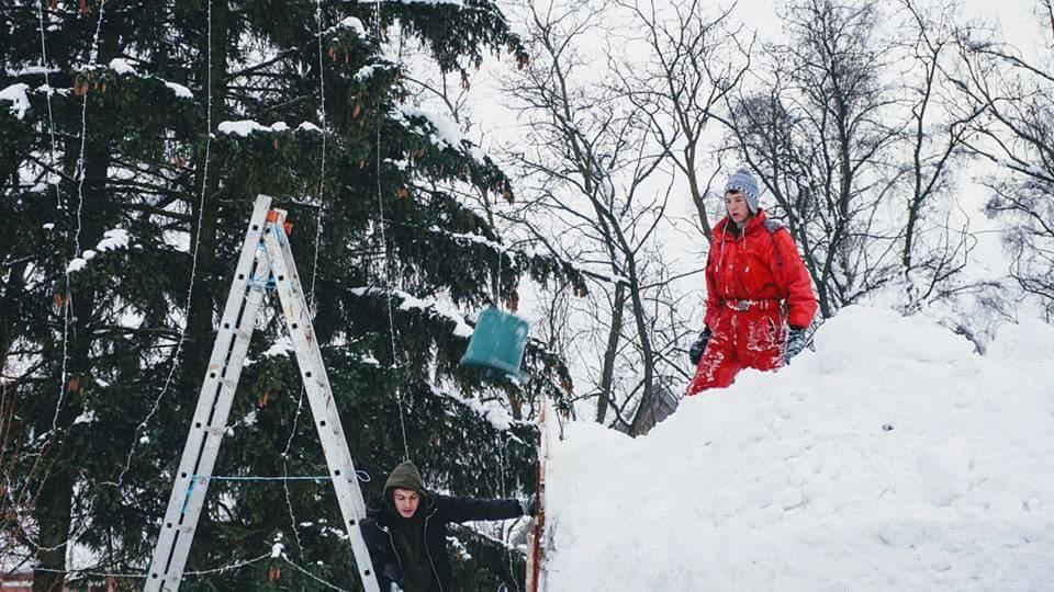 Cel mai mare om de zăpadă din Europa de Est e gata și se află în România / FOTO