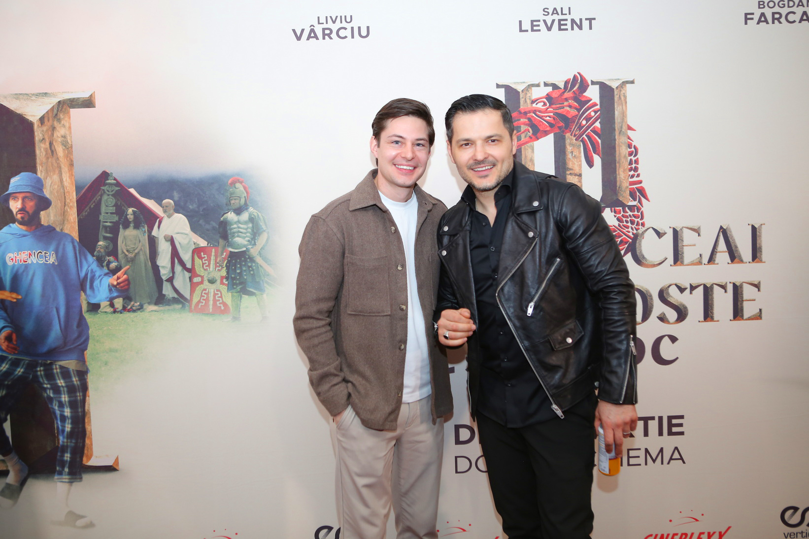 Cum a apărut Liviu Vârciu alături de Carmina la premiera noului său film. Tânăra își susține tatăl, după ce a lipsit de la nunta lui cu Anda Călin
