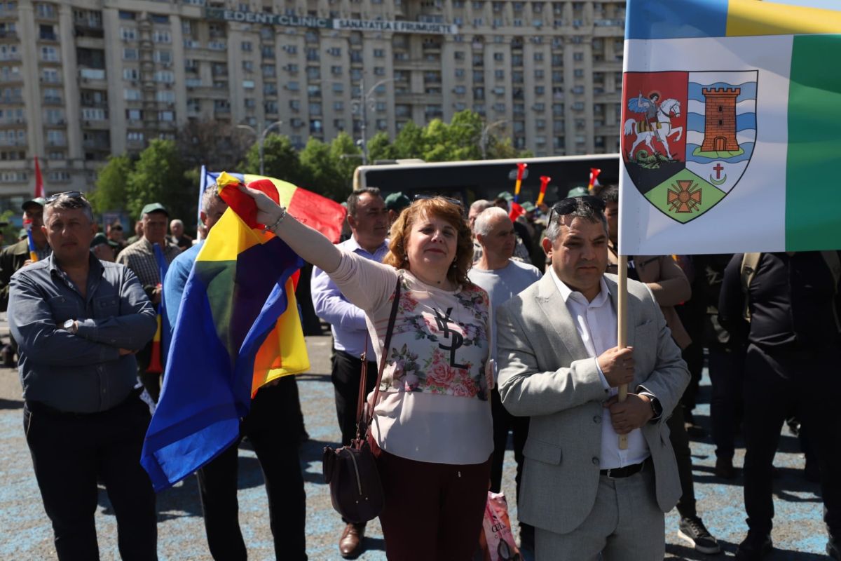 Sindicaliștii, pensionarii și studenții îi cer socoteală Guvernului pentru măsurile luate, în Piața Victoriei. Sunt așteptați 10.000 de oameni