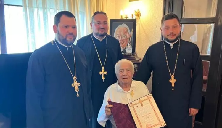 Ultima apariție publică a lui Alexandru Arșinel. Cum arăta actorul în iunie, când a primit preoții în casa lui