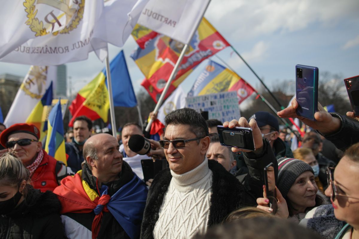 Amenzi de 29.950 de lei după protestul antirestricții din București la care a fost și senatoarea Diana Șoșoacă