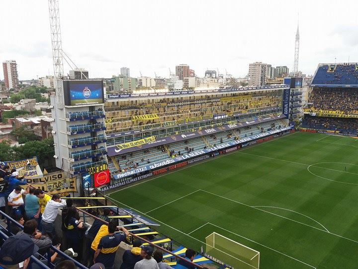 Nebunii de la nivelul al treilea al peluzei de pe celebrul "La Bombonera" au făcut tribuna să se miște ca la un seism. Cutremurul produs de "barras bravas"