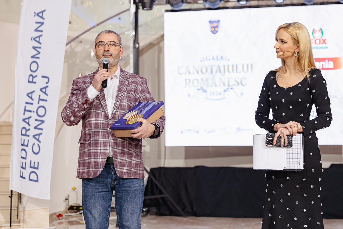 Sportivi de excepție, premiați la Gala Canotajului Românesc. Campionii s-au alăturat campaniei umanitare inițiate de Fundația Ringier pentru a-l ajuta pe Alex, bolnav de cancer, să strângă 250.000 de euro pentru imunoterapie