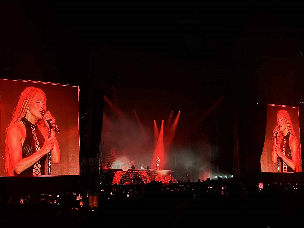 Imagini de la concertul lui Jennifer Lopez din București. Mesajul artistei pentru fanii români: „Faceți ce iubiți”