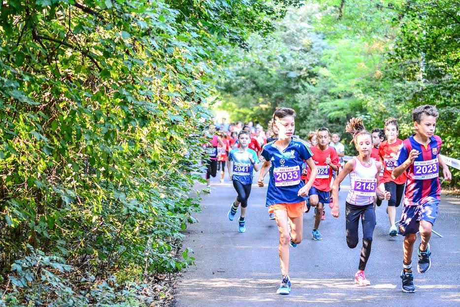 900 de alergători s-au bucurat de mișcare în natură, la RUNFEST - FOX TRAIL Half Marathon / GALERIE FOTO