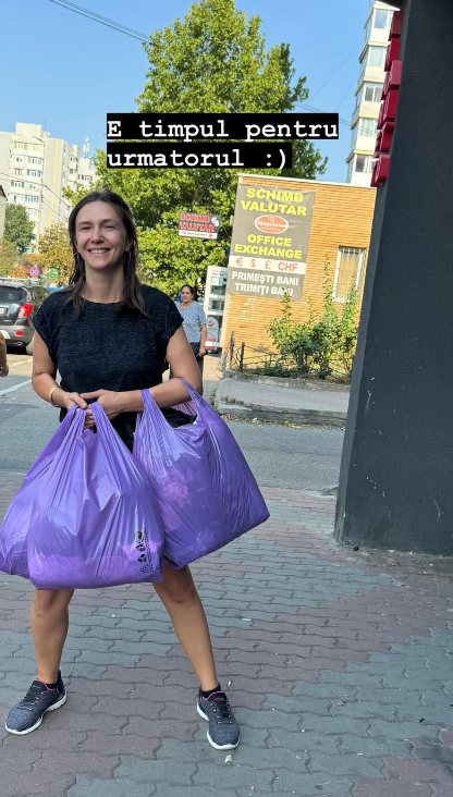 Adela Popescu a făcut cumpărături de la magazine second hand. „Foarte mulțumită. Abia aștept să vă arăt ce mi-am luat”