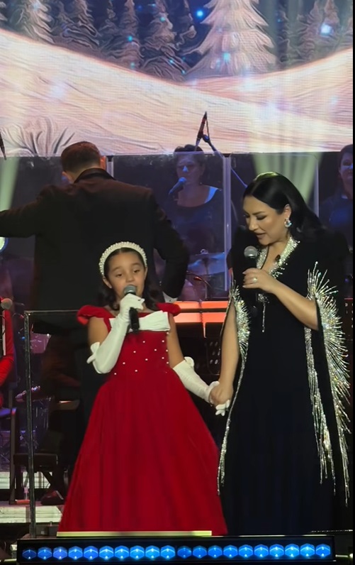 Cum a apărut Eva Măruță la concertul Andrei din Bacău. Anunțul făcut de cântăreață când fetița ei a urcat pe scenă: „Vine o parte din inima mea”